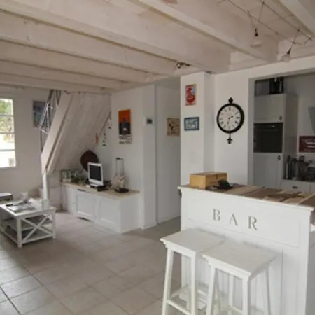 Prázdninový dům Maison Renovee Proche Plage, L'epine, 6 Pers, Jardin - Fr-1-823-50 *