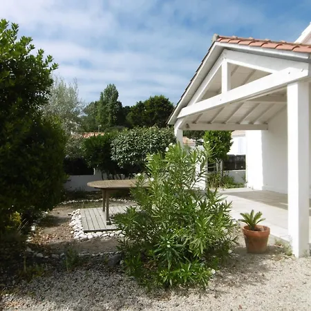Maison Renovee Proche Plage, L'epine, 6 Pers, Jardin - Fr-1-823-50 Holiday home
